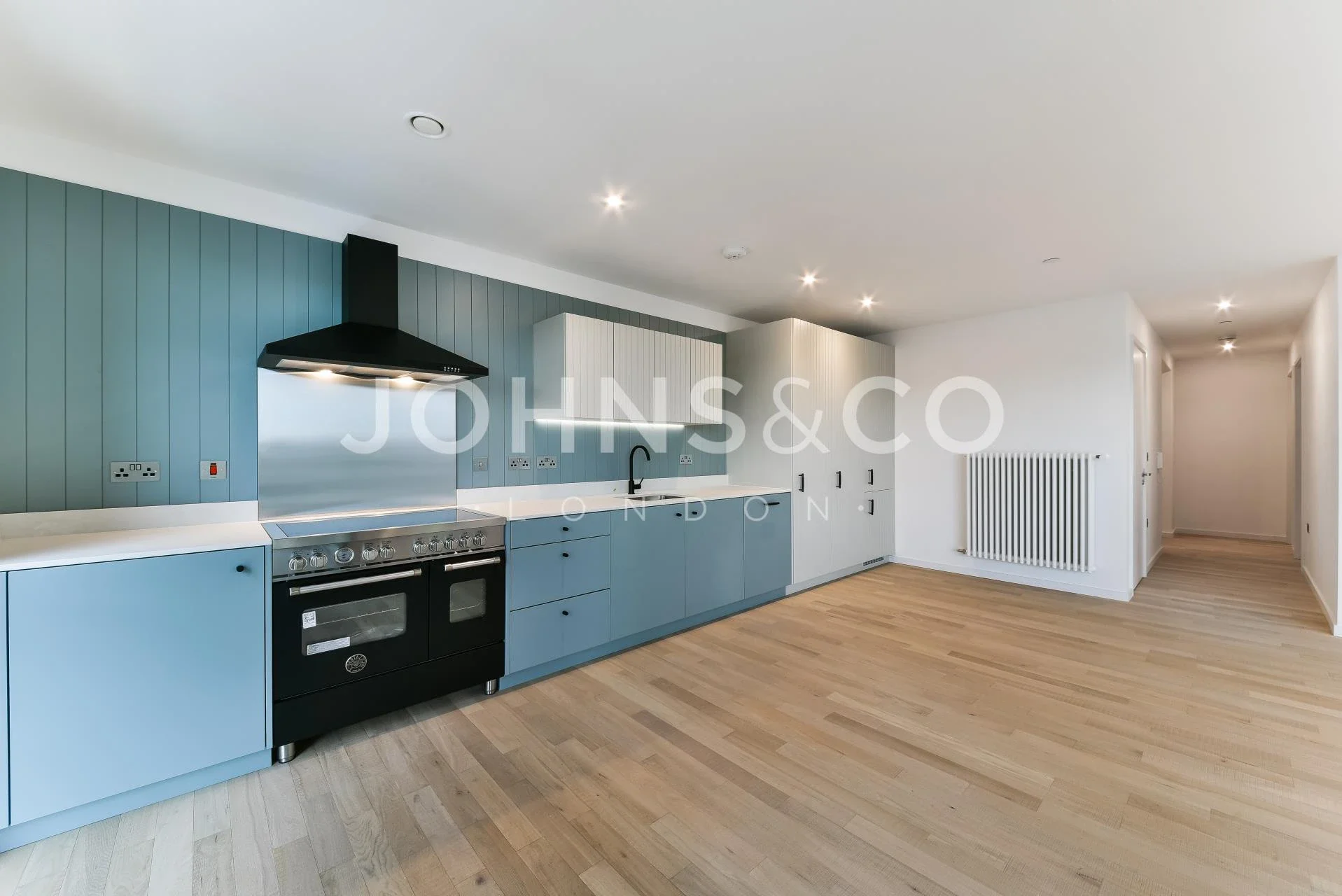 Flat Bradshaw Yard in Greater London