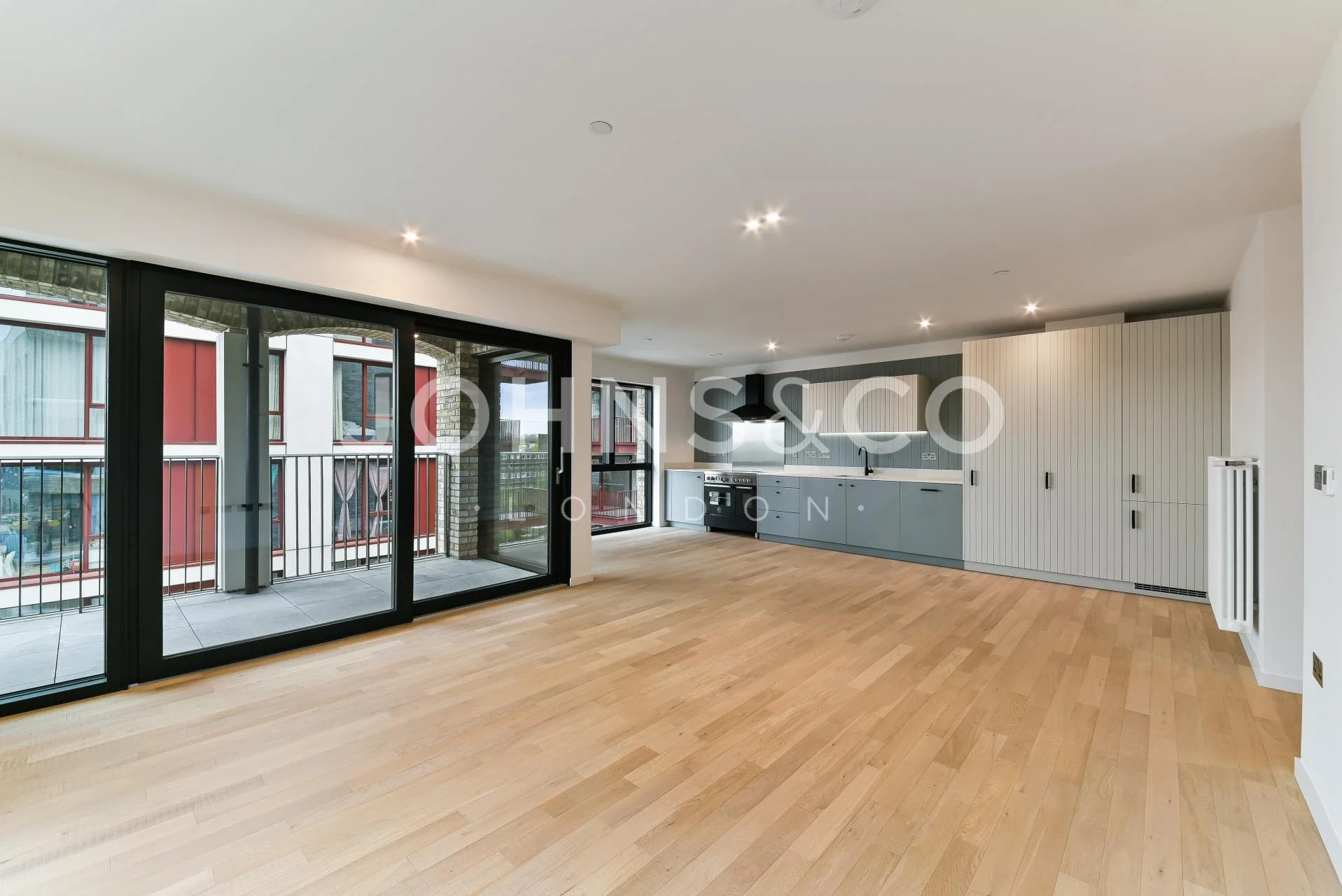 Flat Bradshaw Yard in Greater London