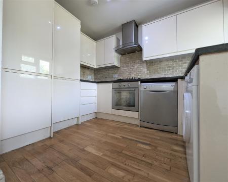 Flat Selborne Gardens in Greater London