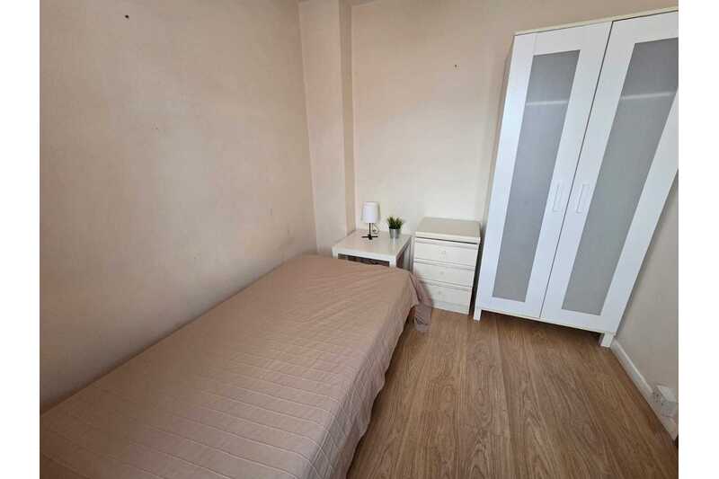 Room Kent Avenue in Bridgwater
