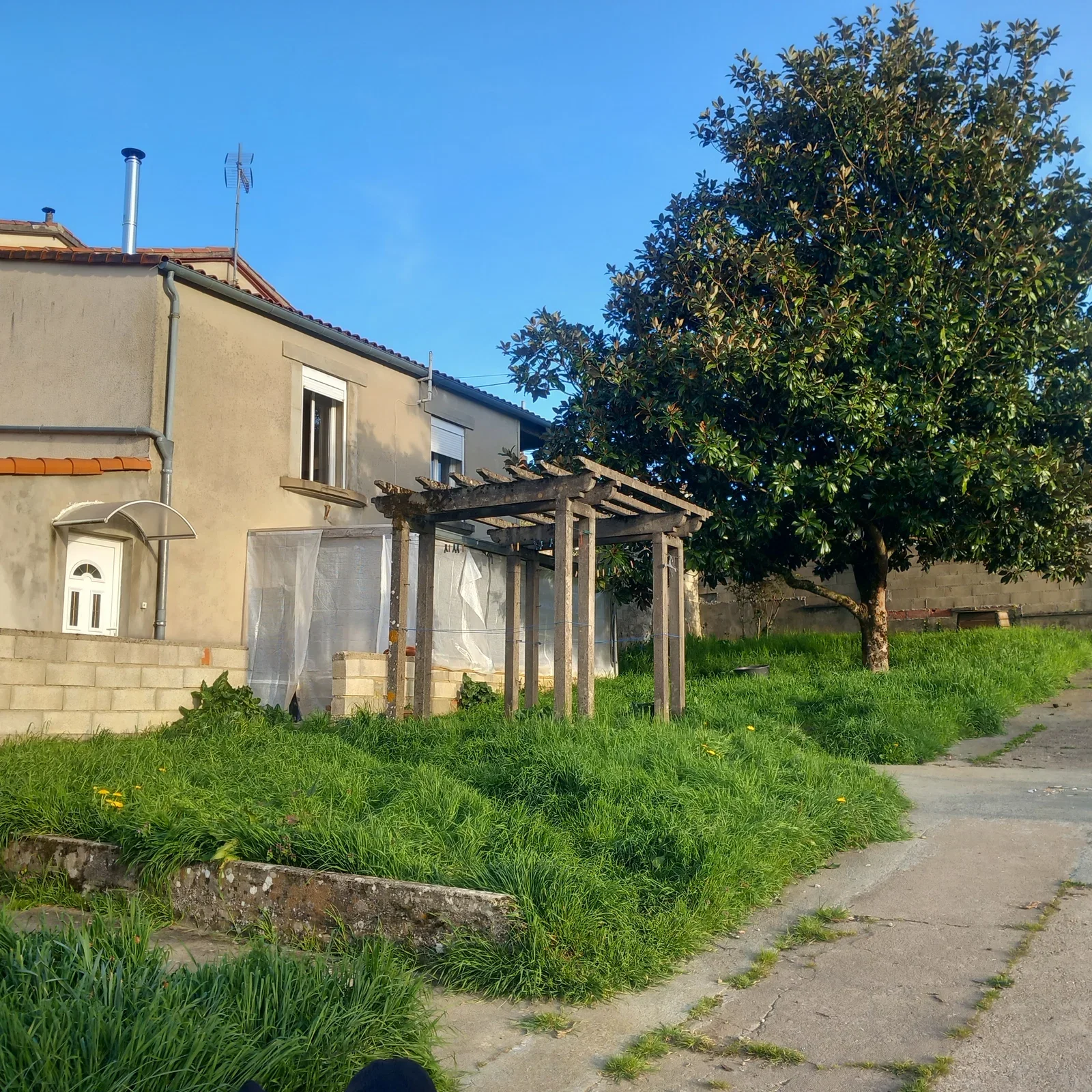 Chambre Avenue Léon et Blanche Pelissou à Blaye-les-Mines