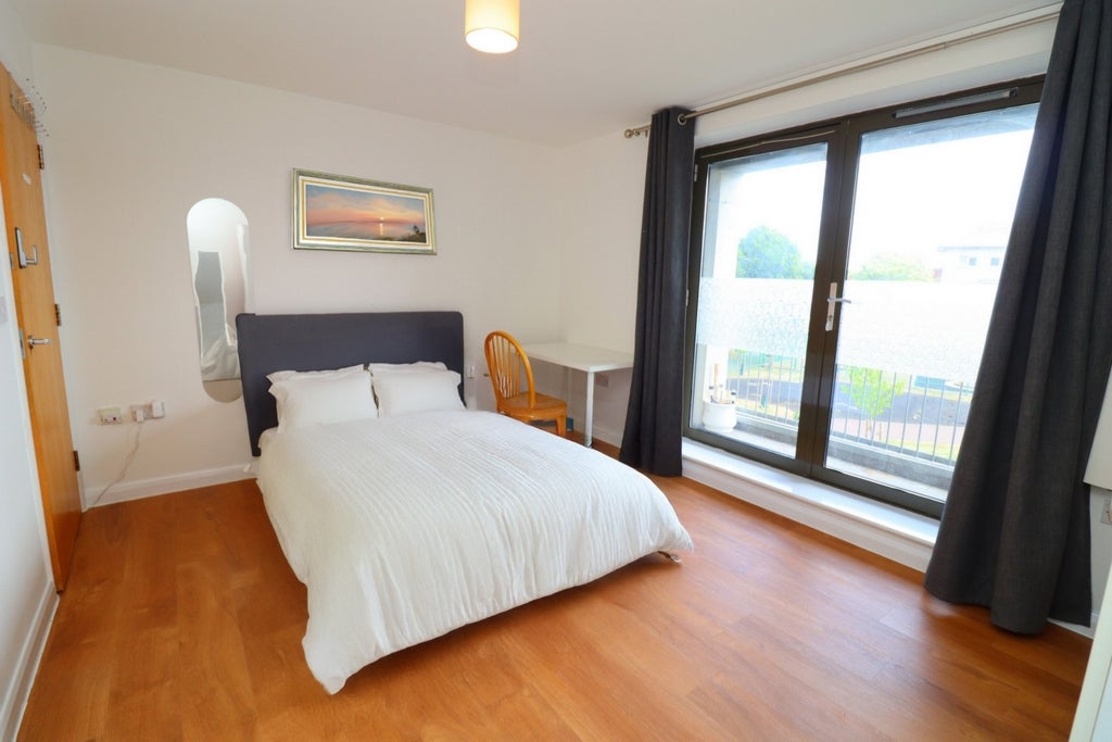 Room Globe Road in Greater London
