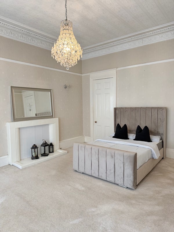 Room Keir Street in Glasgow