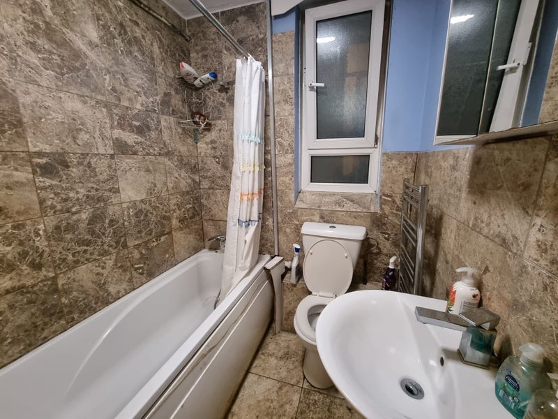 Room Peerless Street in Greater London