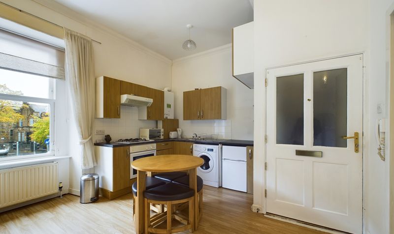 Flat Clarkston Road in Glasgow