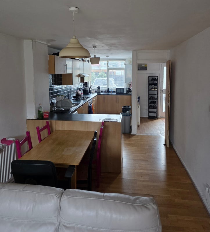 Room Earlham Grove in Greater London
