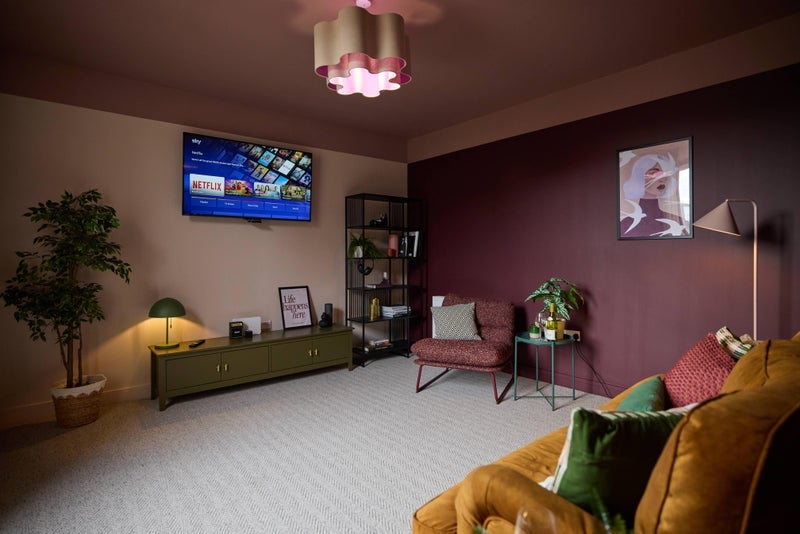 Room Back Westover Road in Leeds
