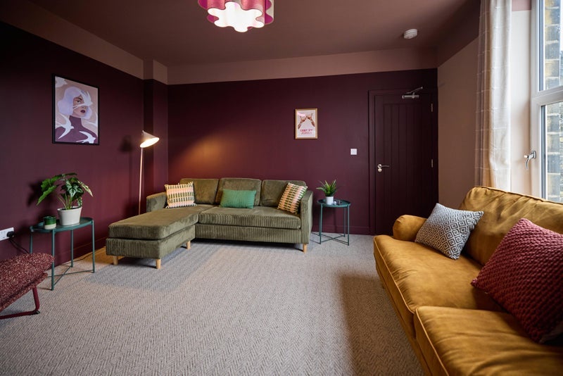 Room Back Westover Road in Leeds