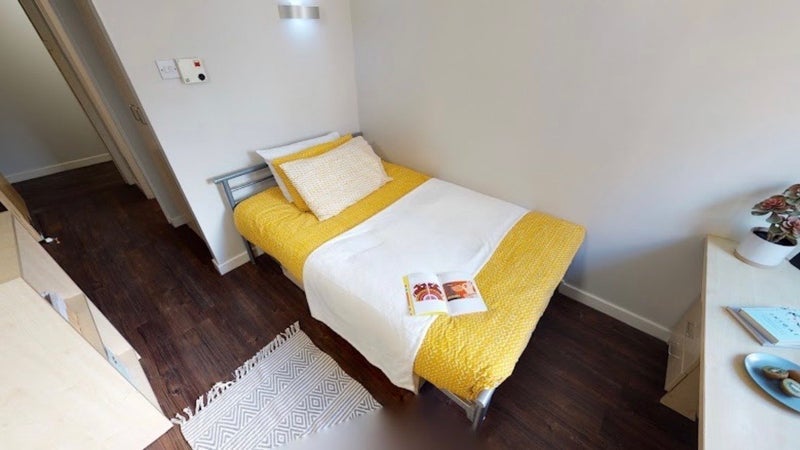 Room Ashton Street in Liverpool