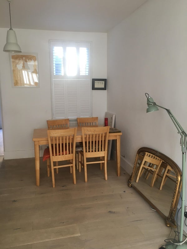 Room Selby Road in Greater London