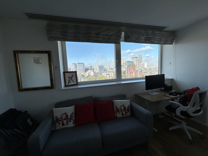 Room Westminster Bridge Road in Greater London