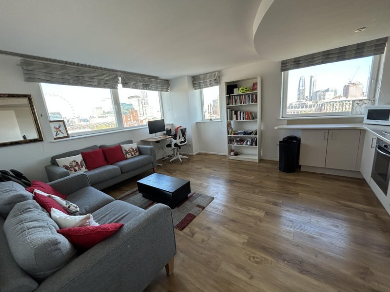 Room Westminster Bridge Road in Greater London