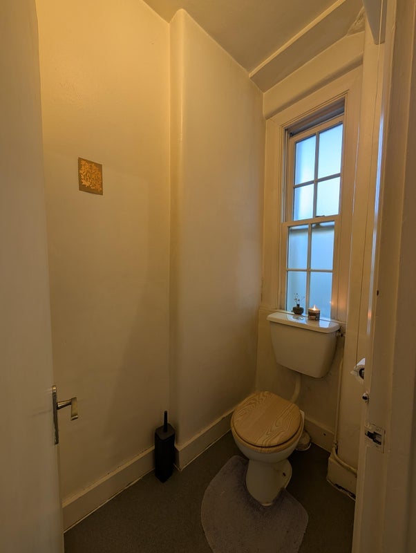 Room Mitre Road in Greater London