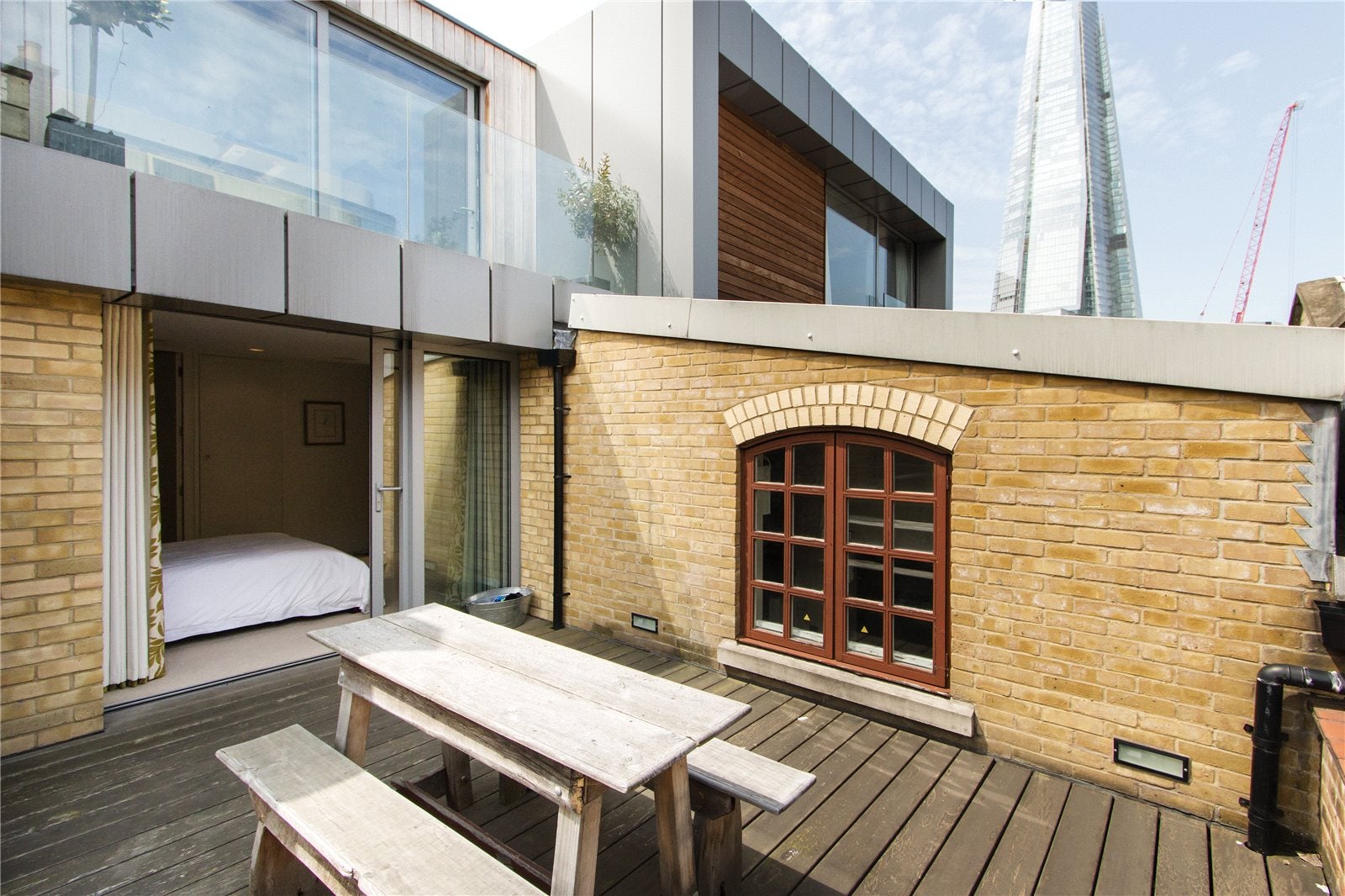 Flat Magdalen Street in Greater London