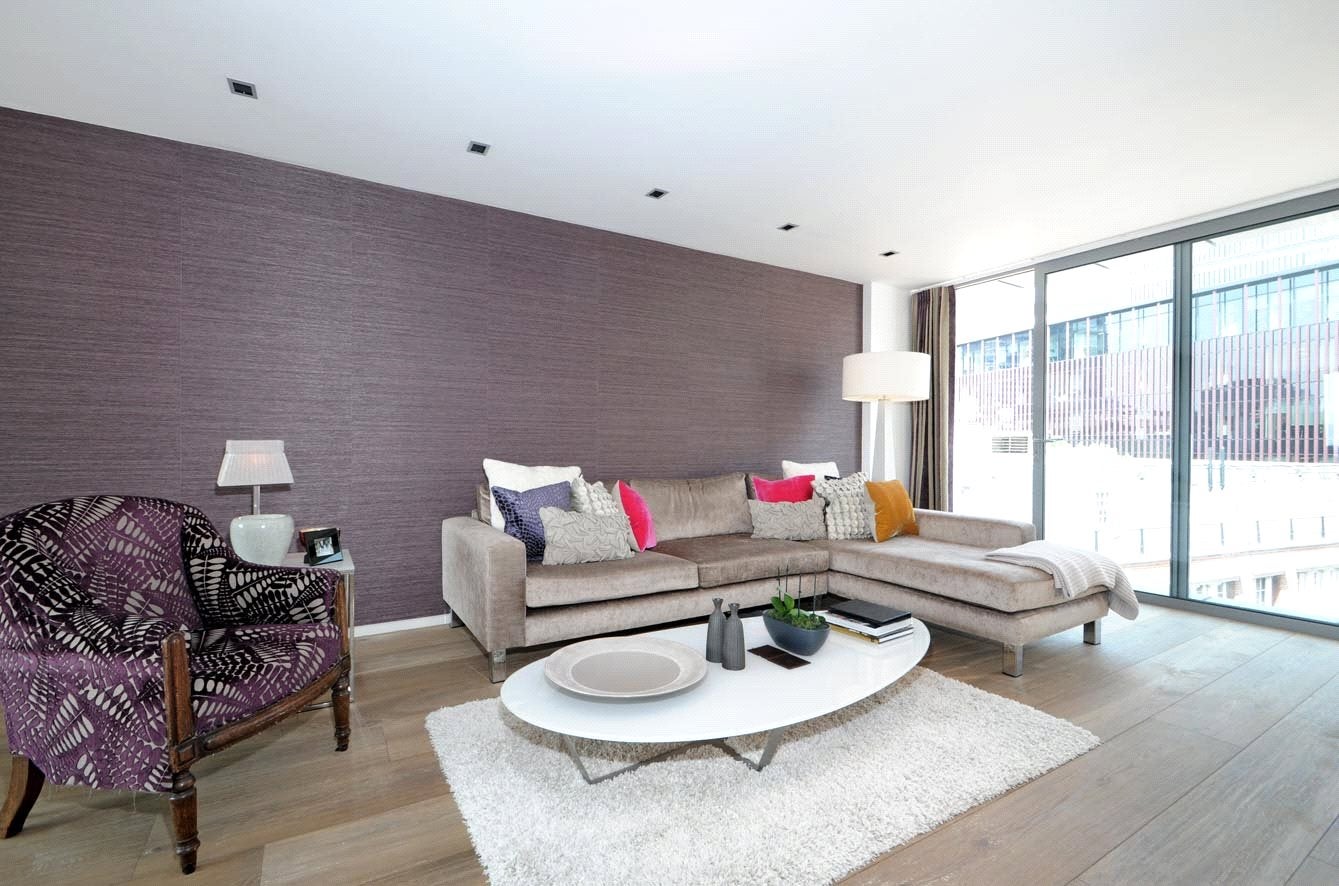 Flat Magdalen Street in Greater London