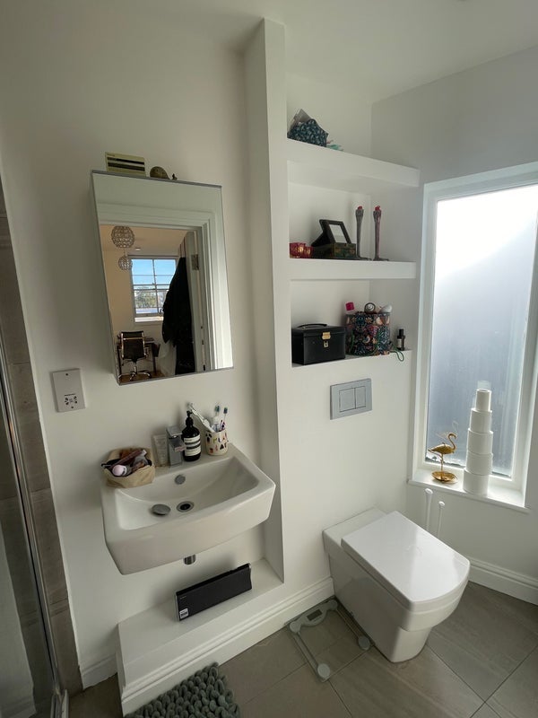 Room Clapham Road in Greater London