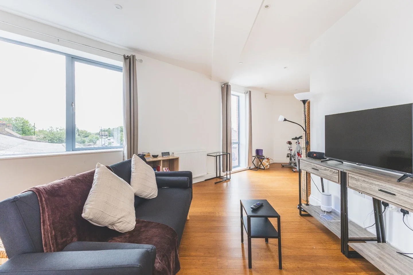 Flat Rectory Road in Greater London