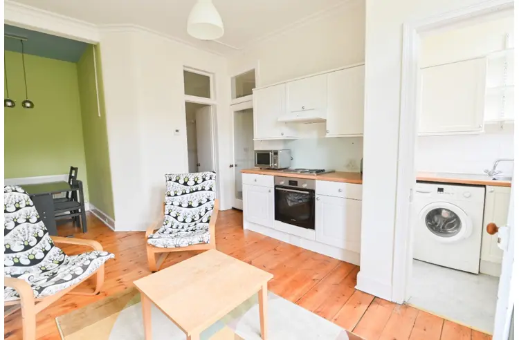 Flat Springvalley Terrace in City of Edinburgh