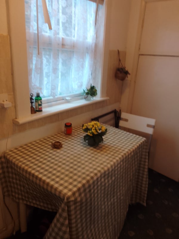 Room Station Road in Greater London