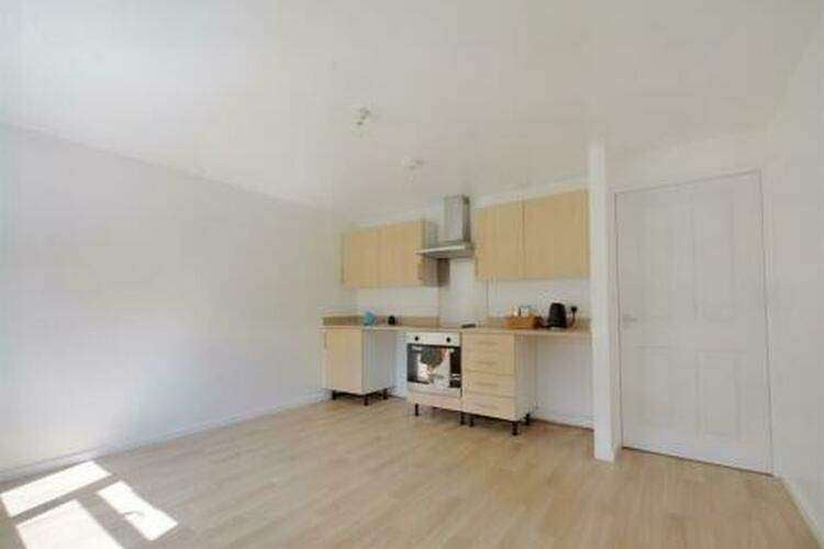 Flat Great Hoggett Drive in Nottingham