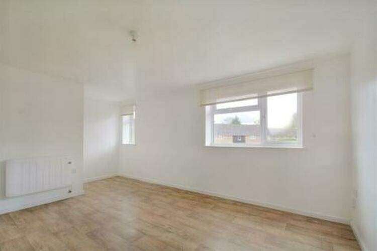 Flat Great Hoggett Drive in Nottingham