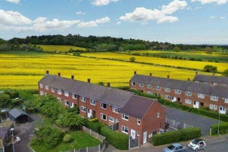 Flat Great Hoggett Drive in Nottingham