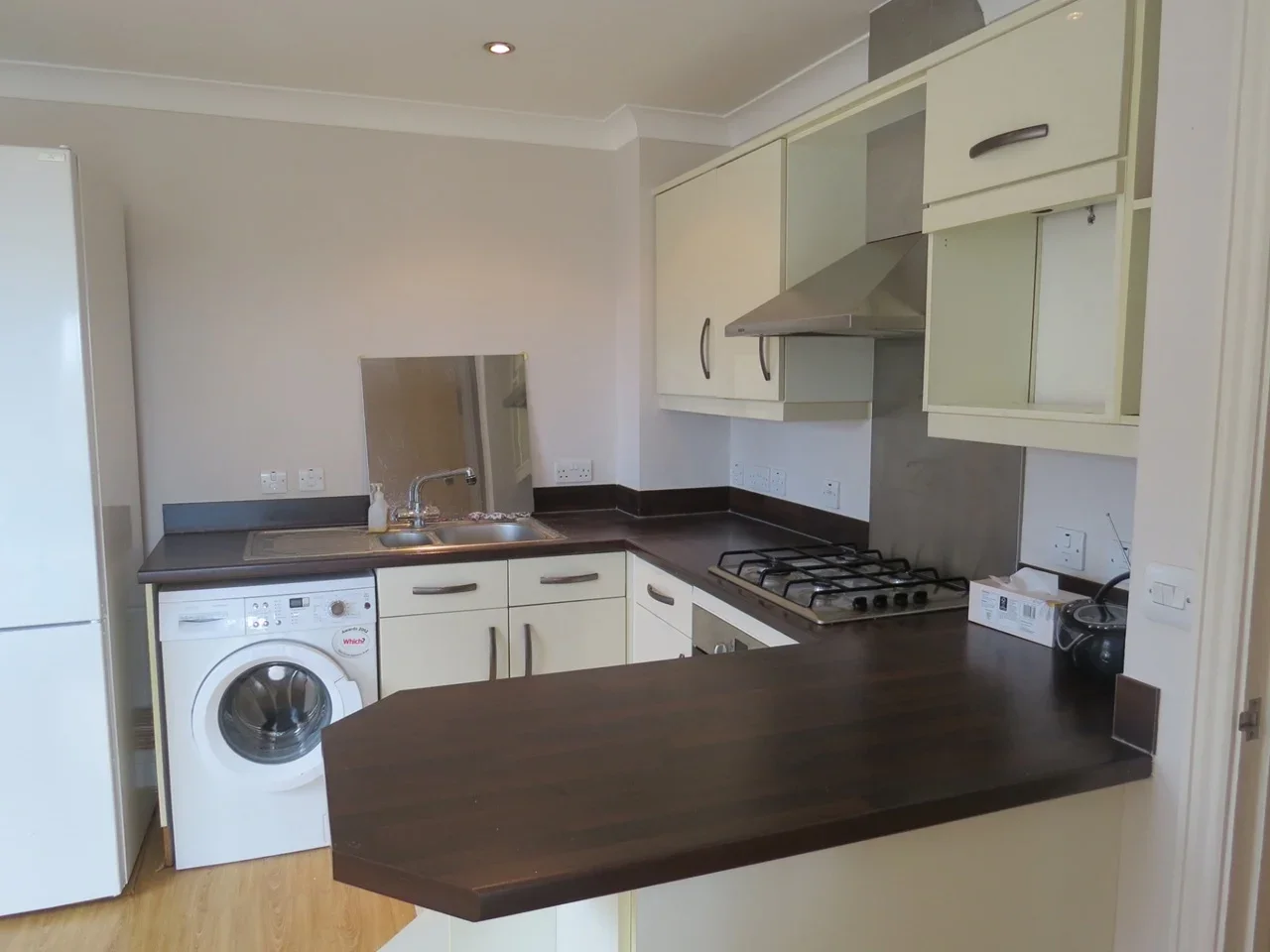 Flat Woodcote Road in Greater London
