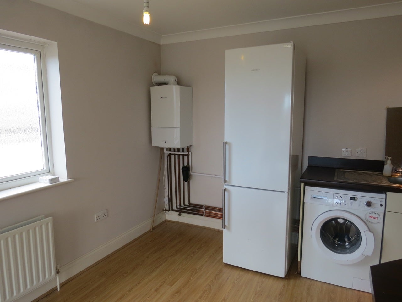 Flat Woodcote Road in Greater London