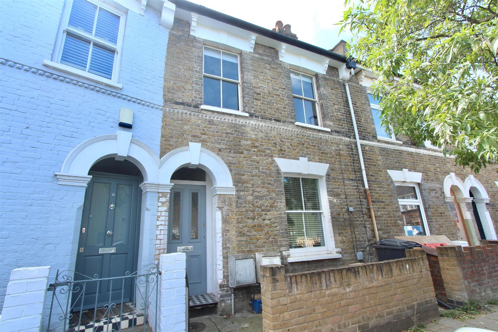 Flat Belfast Road in Greater London