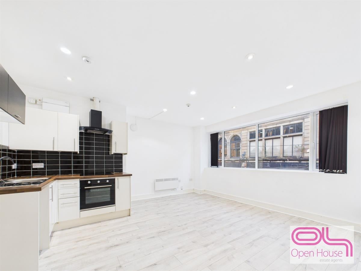 Flat Hammerton Street in Burnley