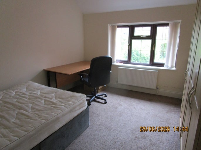 Room Ashbourne Road in Derby