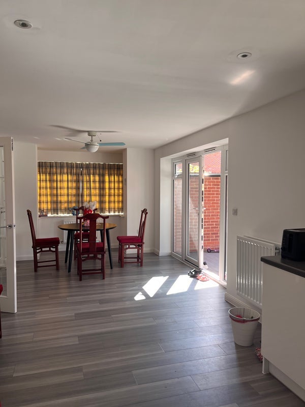 Room Little Knoxes Close in Maidstone
