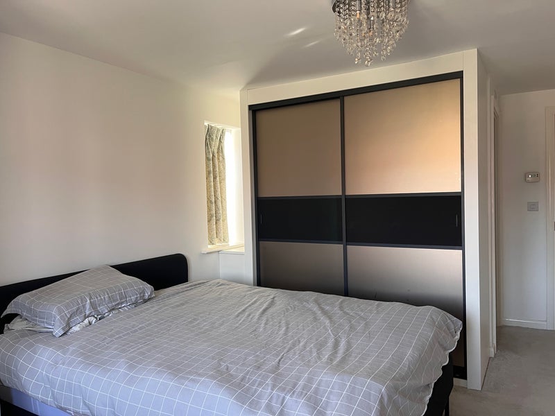 Room Little Knoxes Close in Maidstone