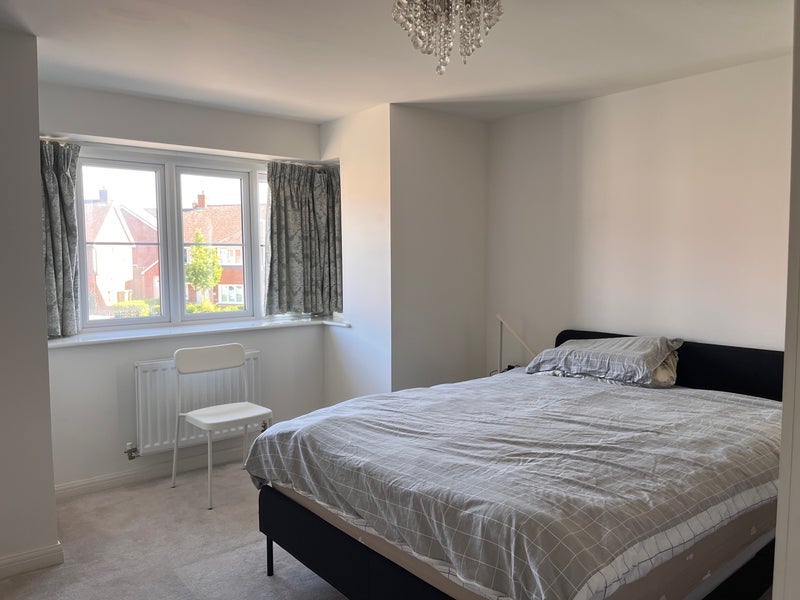 Room Little Knoxes Close in Maidstone