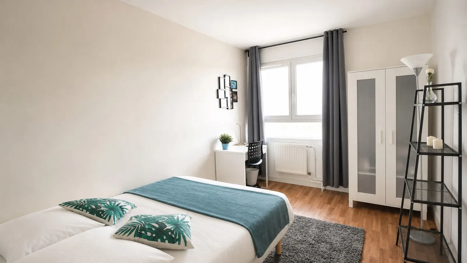 Room Rue Saint-Blaise in Paris