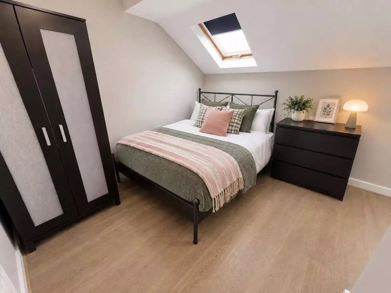 Room Empress Road in Liverpool