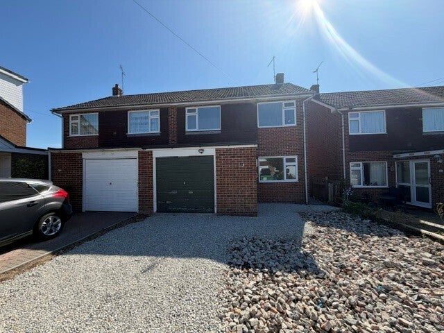 House Hayward Close in Ashford