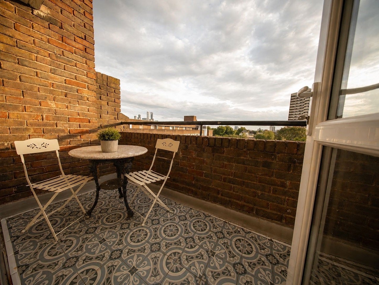 Flat Weatherley Close in Greater London