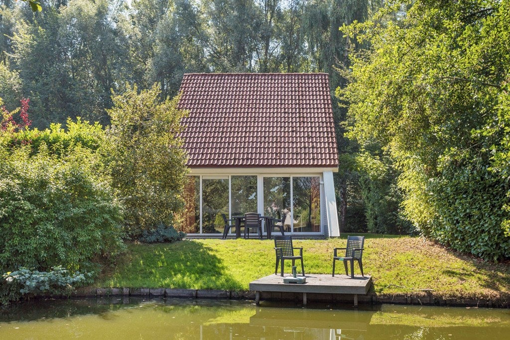 Huis Paviljoenweg 2 H18 in Wedde