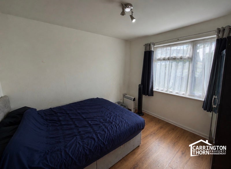Room Selhurst Road in Greater London