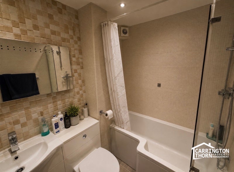 Room Selhurst Road in Greater London