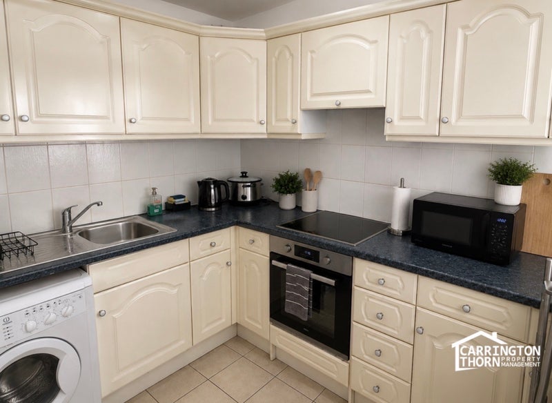 Room Selhurst Road in Greater London