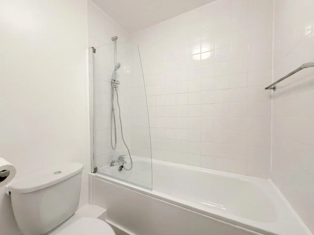 Flat Inverness Terrace in City of Westminster