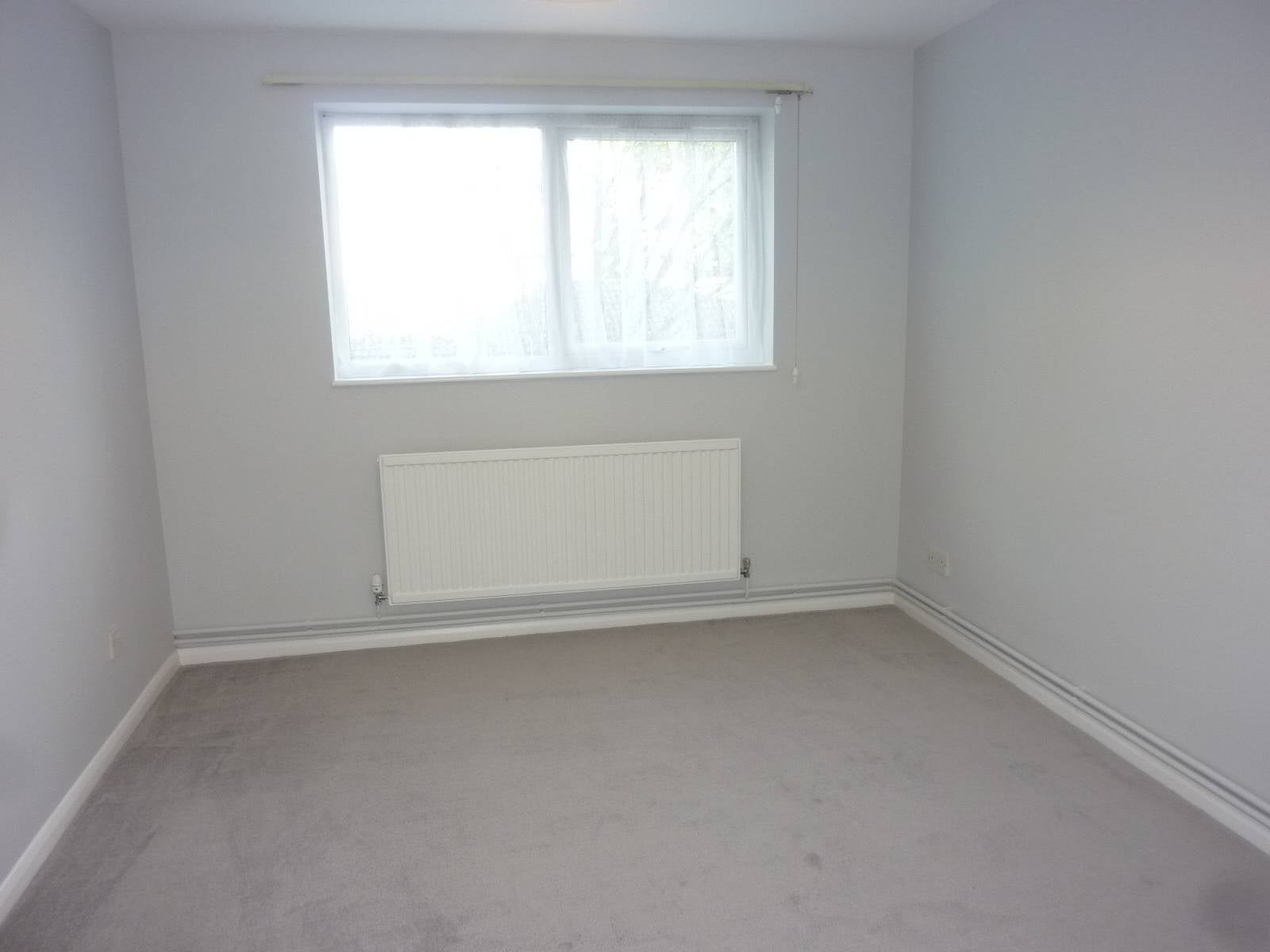 Flat Roseberry Court in Watford