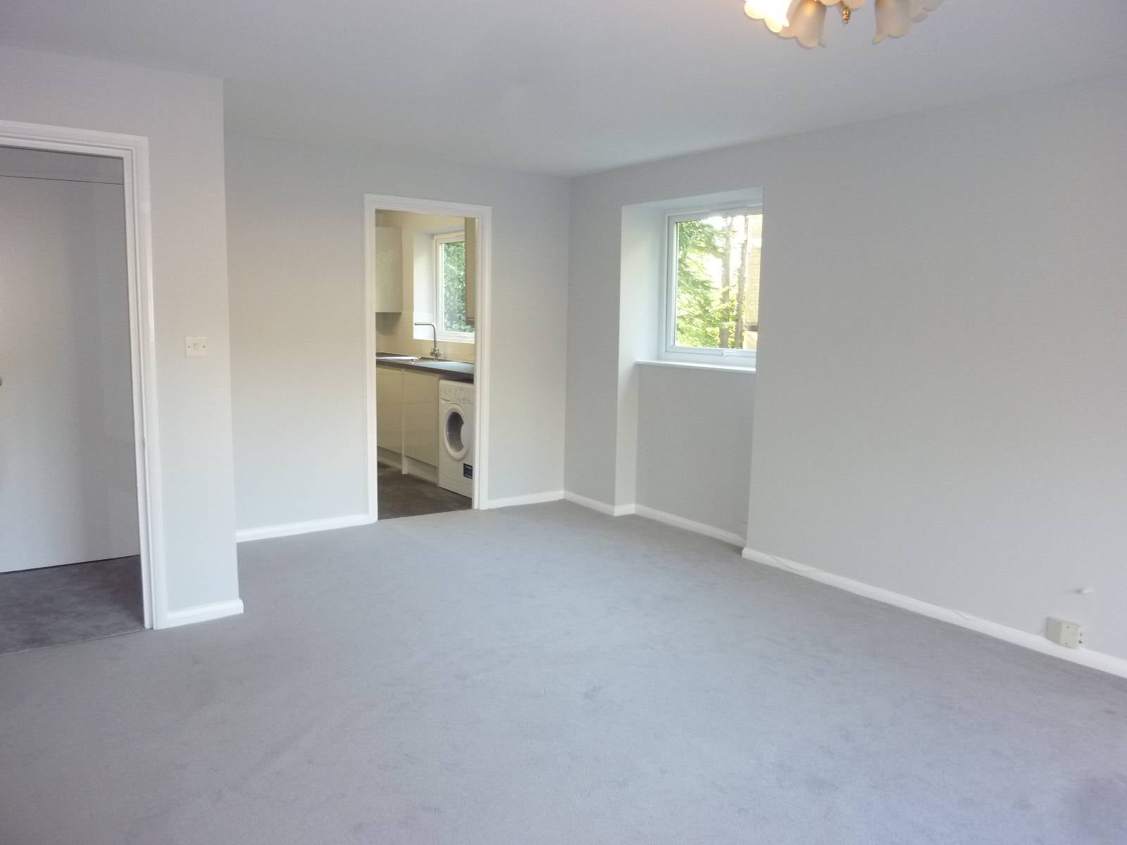 Flat Roseberry Court in Watford