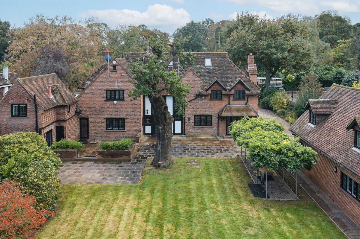 House Fife Road in Greater London