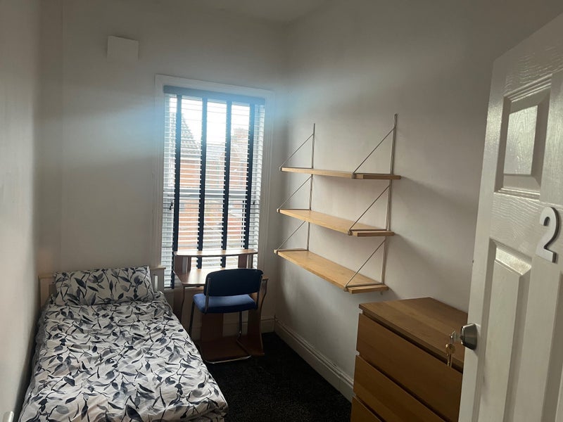 Room Plungington Road in Preston