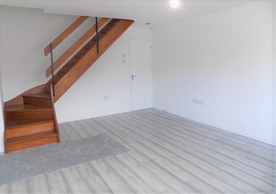 House Turnberry Grove in Leeds