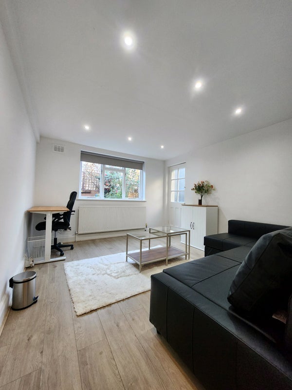 Flat Fernhead Road in City of Westminster