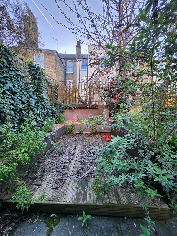 Flat Fernhead Road in City of Westminster